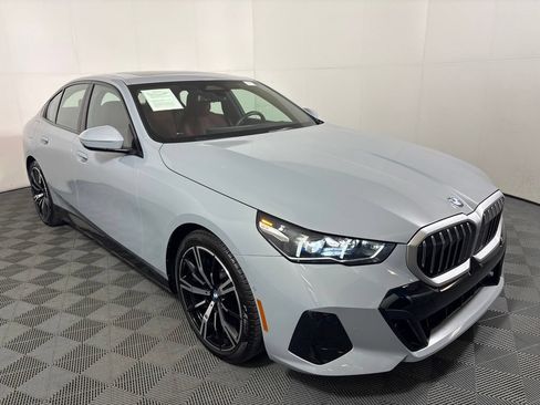 Used 2026 BMW 530i w/ M Sport Package RWD image 4
