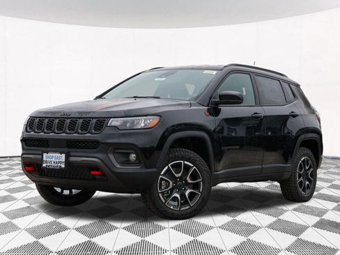 New 2026 Jeep Compass Trailhawk image 2