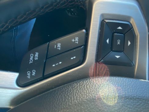 Used 2022 Ford F350 Platinum image 11