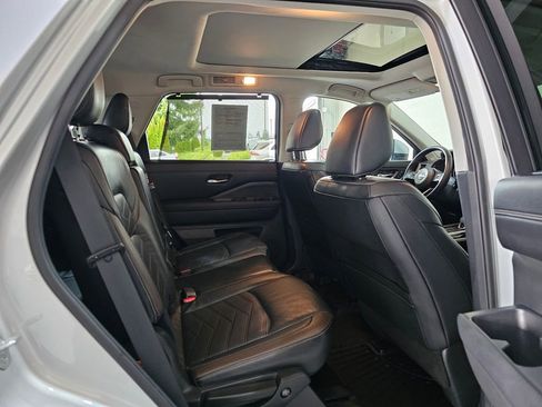 Used 2022 Nissan Pathfinder Platinum w/ Cargo Package image 29