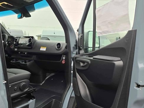 New 2026 Mercedes-Benz Sprinter 2500 image 10
