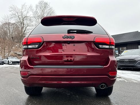 Used 2018 Jeep Grand Cherokee Altitude image 15