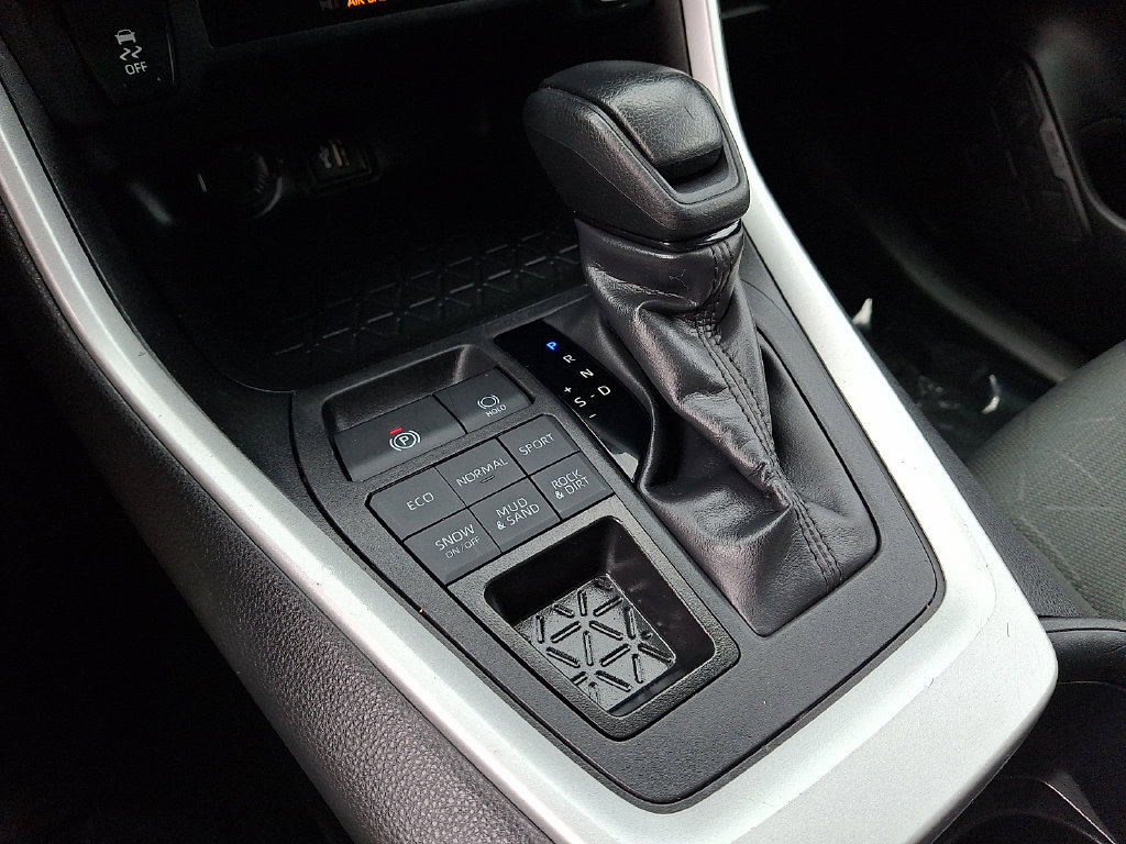 Used 2024 Toyota RAV4 XLE AWD/4WD image 10