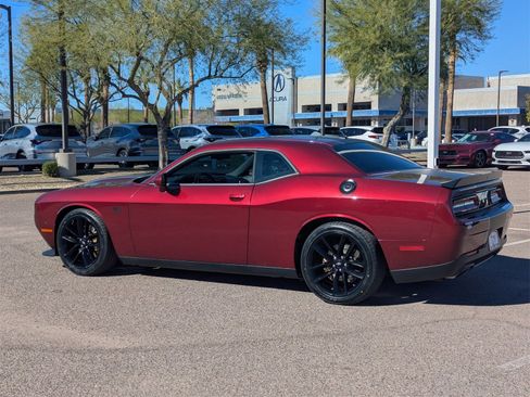 Used 2019 Dodge Challenger R/T w/ Stars & Stripes Edition image 31