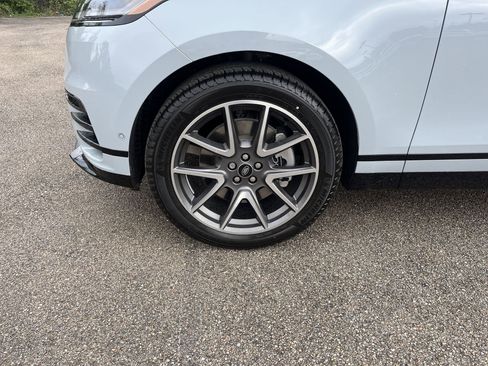 New 2026 Land Rover Range Rover Velar Dynamic SE image 10