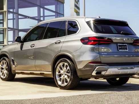 Used 2024 BMW X5 sDrive40i w/ Premium Package RWD image 10