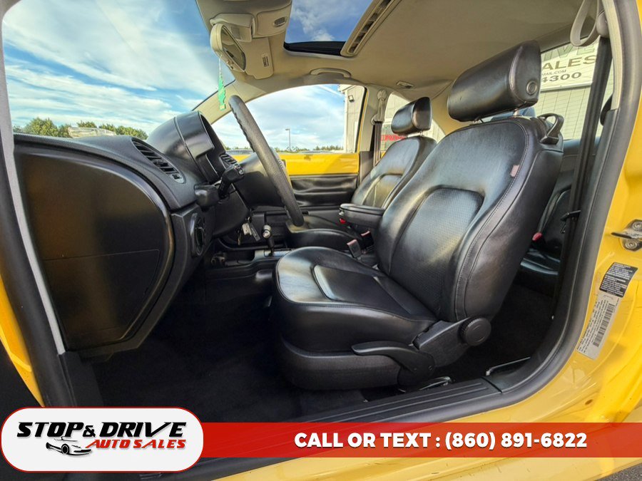 Used 2006 Volkswagen Beetle Coupe w/ Package 1 FWD image 14