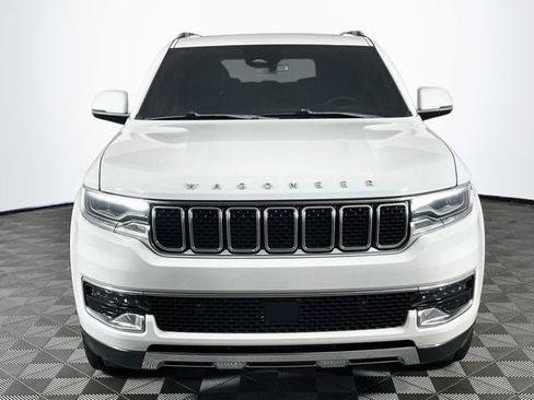 Used 2022 Jeep Wagoneer Series III w/ Premium Group I AWD/4WD image 3