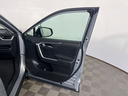 Used 2022 Toyota RAV4 XLE image 28