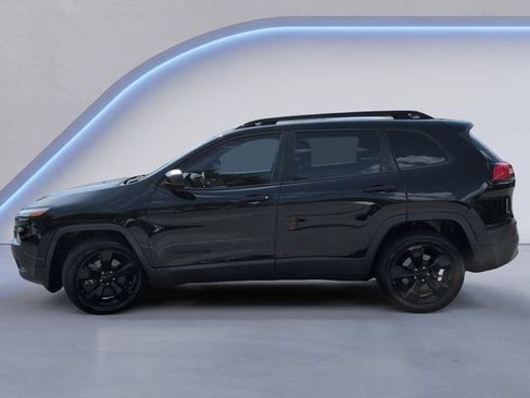 Used 2017 Jeep Cherokee Sport FWD image 10