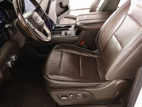 Used 2024 GMC Sierra 3500 Denali image 12