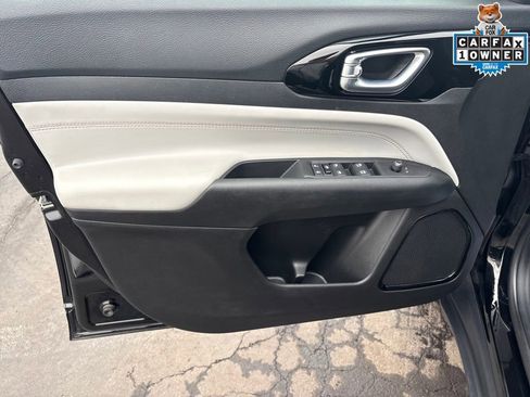 Certified 2022 Jeep Compass Limited image 12