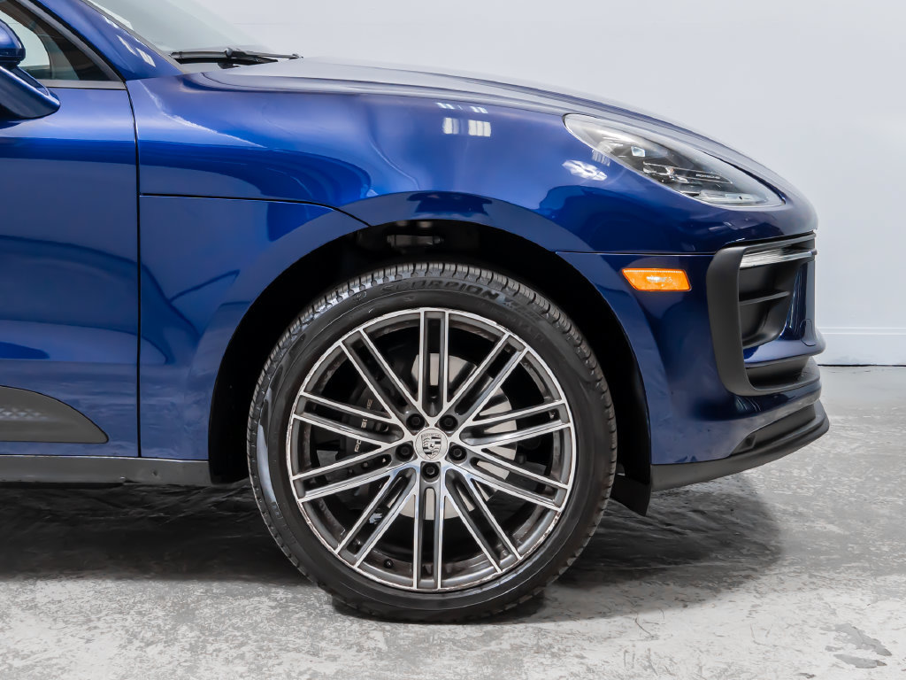 Used 2023 Porsche Macan AWD/4WD image 12