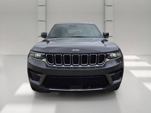 Certified 2026 Jeep Grand Cherokee Laredo AWD/4WD image 8