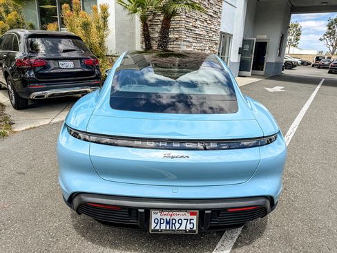 Used 2021 Porsche Taycan RWD image 11