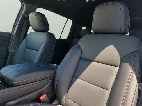 New 2026 Chevrolet Traverse LT w/ Midnight/Sport Edition image 24