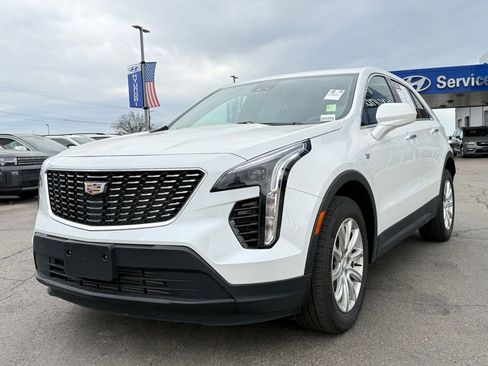 Used 2023 Cadillac XT4 Luxury w/ Cold Weather Package image 3