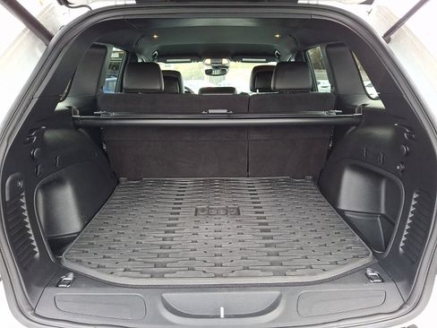 Used 2021 Jeep Grand Cherokee Laredo X image 28