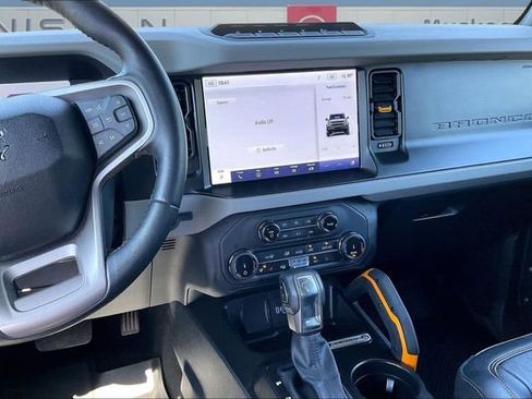 Used 2022 Ford Bronco Badlands AWD/4WD image 9