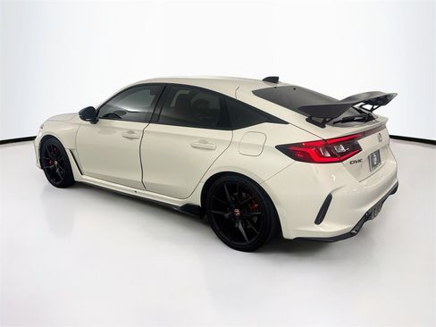 Used 2023 Honda Civic Type R image 7
