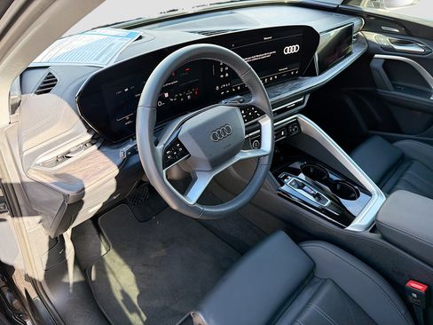 Certified 2025 Audi Q5 Prestige image 25