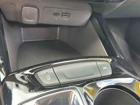 New 2025 Chevrolet Trax LT w/ LT Convenience Package image 22