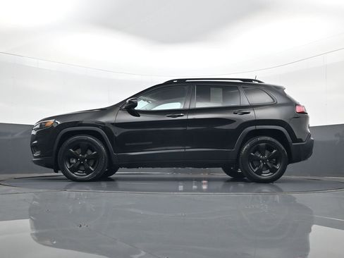 Used 2019 Jeep Cherokee Latitude Plus FWD image 28