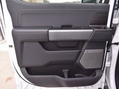 Used 2024 Ford F150 Lightning Lariat image 42