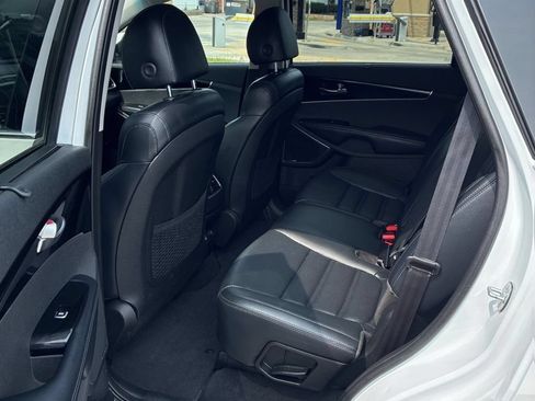 Used 2019 Kia Sorento SX w/ SX Touring Package AWD/4WD image 14