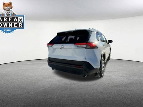 Used 2021 Toyota RAV4 LE image 8