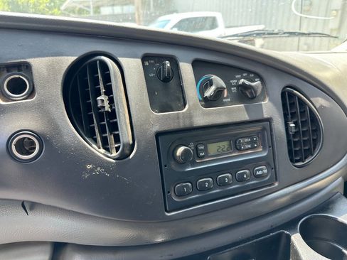 Used 2007 Ford E-150 and Econoline 150 image 5