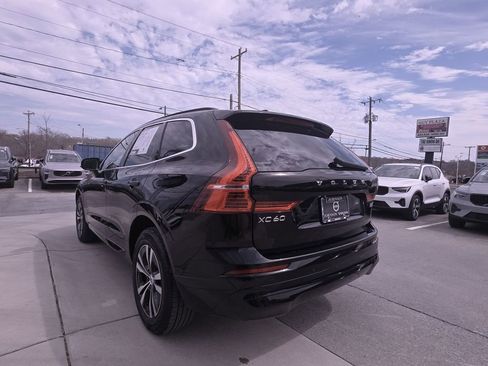 Used 2023 Volvo XC60 B5 Core image 9