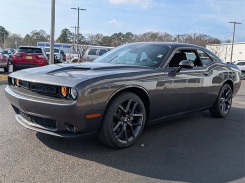 Certified 2023 Dodge Challenger SXT w/ Blacktop Package image 8