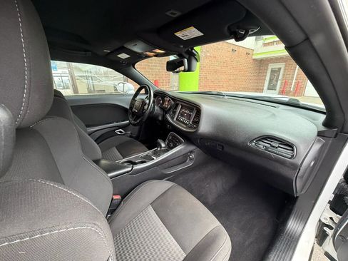 Used 2022 Dodge Challenger GT image 12