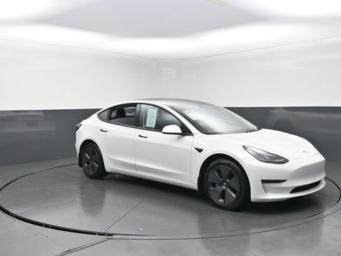 Used 2022 Tesla Model 3 Long Range AWD/4WD image 4