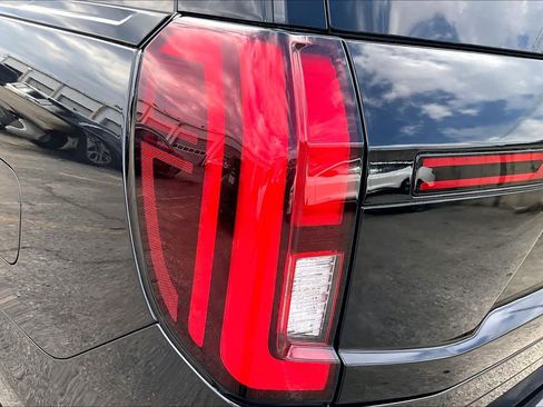 Used 2025 Ford Expedition Max Platinum w/ Stealth Performance Package image 32