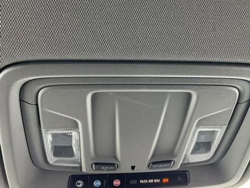 Used 2021 Chevrolet Silverado 1500 LT image 22