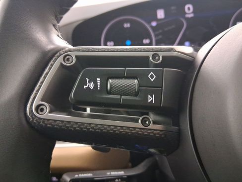 Certified 2025 Porsche Cayenne GTS image 18