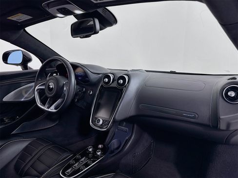 Used 2025 McLaren GTS image 24