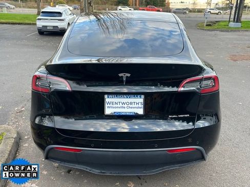 Used 2022 Tesla Model Y Long Range image 6