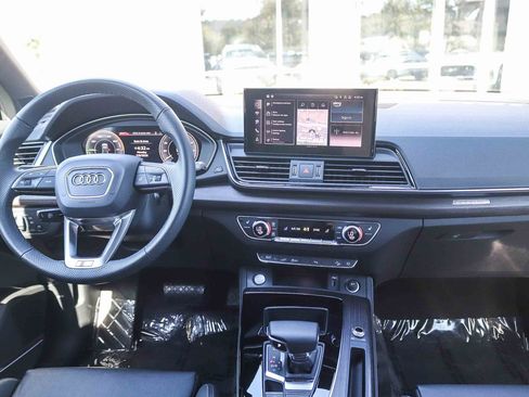 Certified 2025 Audi Q5 e Premium Plus w/ Premium Plus Package AWD/4WD image 14