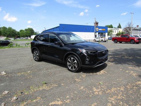 Used 2025 Ford Escape Platinum AWD/4WD image 29