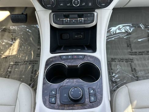 Certified 2021 GMC Acadia Denali w/ Denali Technology Package FWD image 30