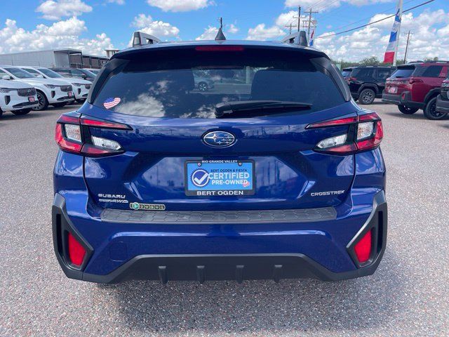 Used 2025 Subaru Crosstrek 2.5i Premium AWD/4WD image 8