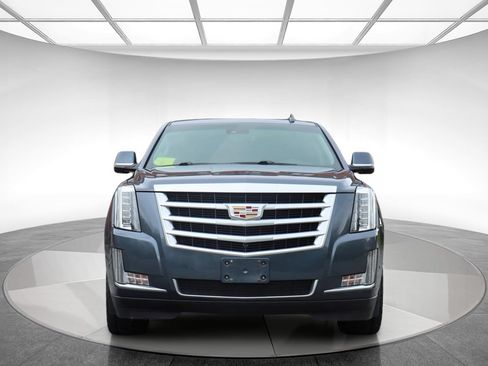 Used 2019 Cadillac Escalade Luxury AWD/4WD image 2