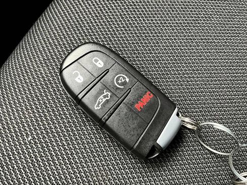 Used 2021 Dodge Charger SXT RWD image 10