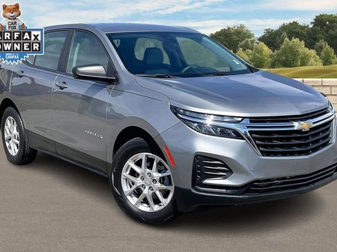 Used 2023 Chevrolet Equinox LS AWD/4WD image 2