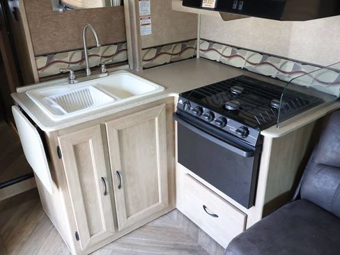 Used 2015 Chevrolet Express 4500 w/ RV Package RWD image 34
