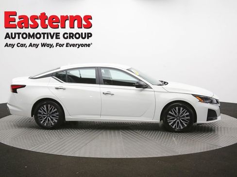 Used 2025 Nissan Altima 2.5 SV FWD image 45