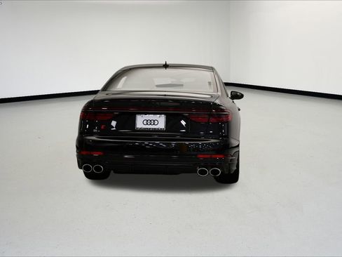 Used 2025 Audi S8 image 4